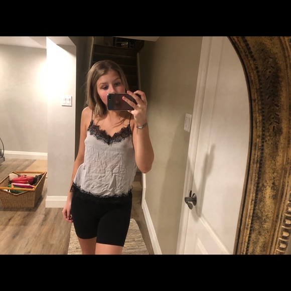 Grey lace top ✨ - Picture 3 of 5